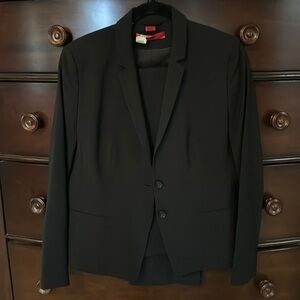 2pc Hugo Boss women’s suit, size 10